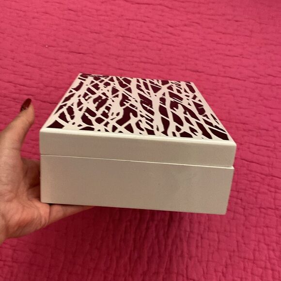 Diane Von Furstenberg jewelry box - Picture 5 of 10